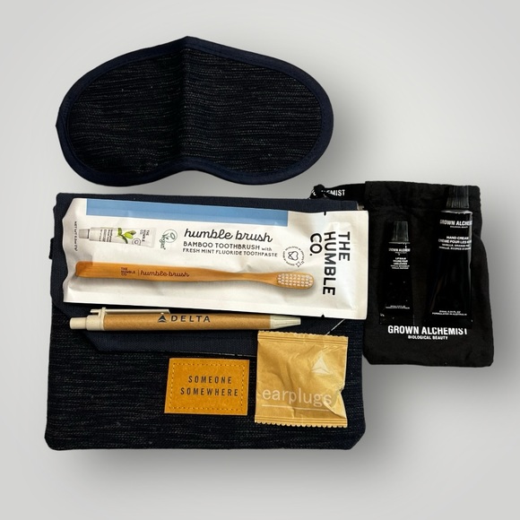Delta Air Lines Navy/Gray Unisex AMENITY KIT First Class DELTA ONE New - Picture 7 of 8